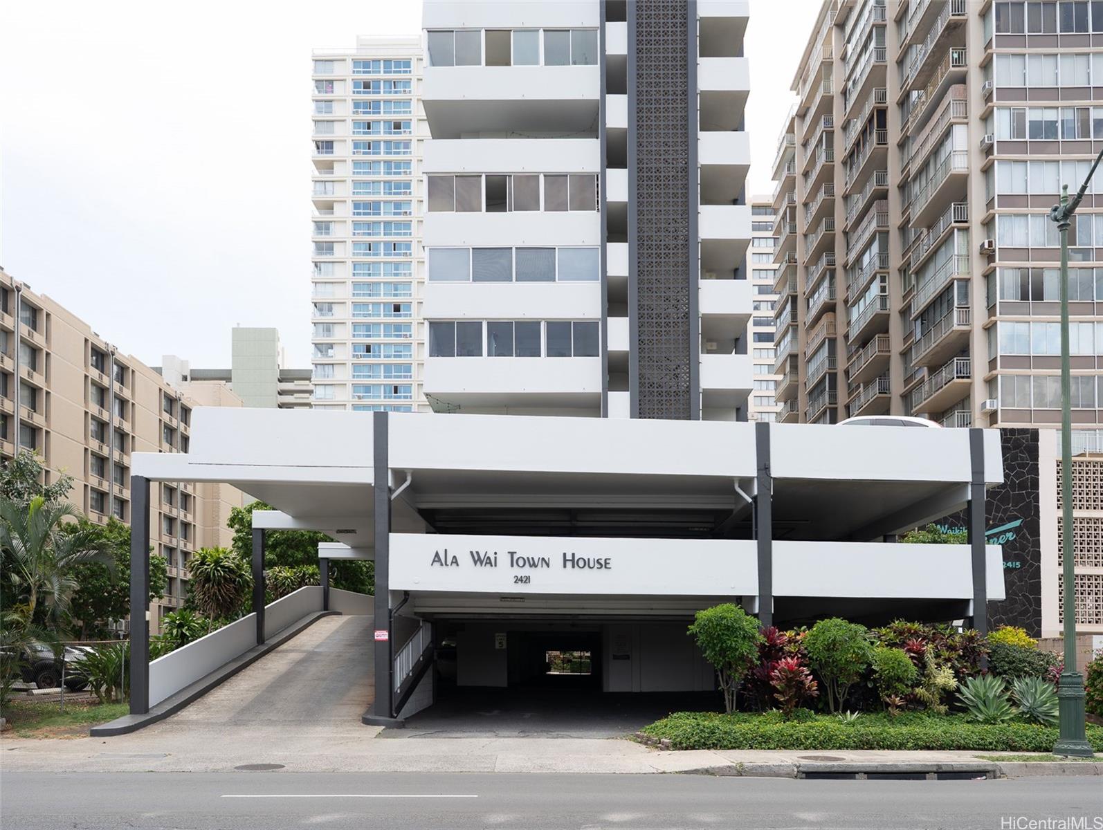 2421 Ala Wai Blvd Honolulu - Rental - photo 11 of 11