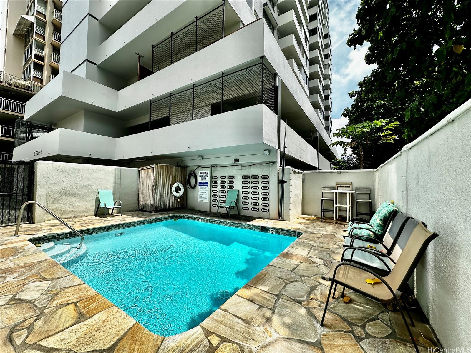 2421 Ala Wai Blvd Honolulu - Rental - photo 9 of 11