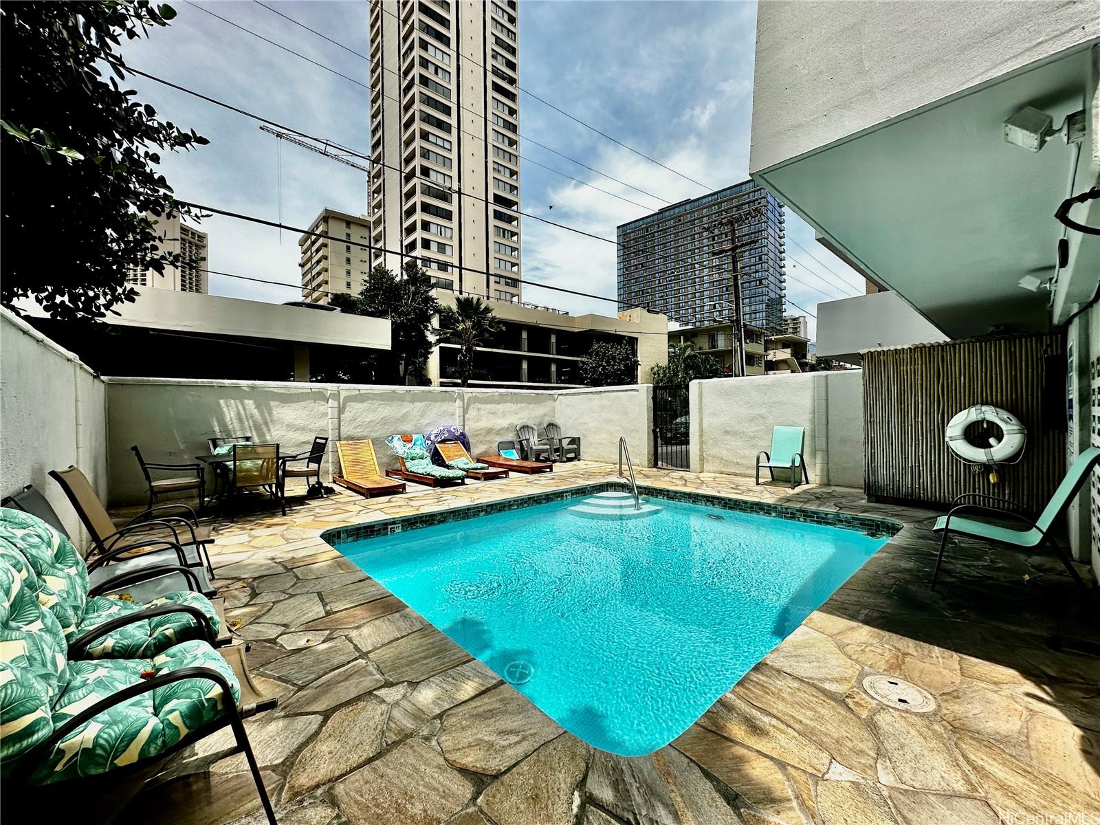 2421 Ala Wai Blvd Honolulu - Rental - photo 10 of 11