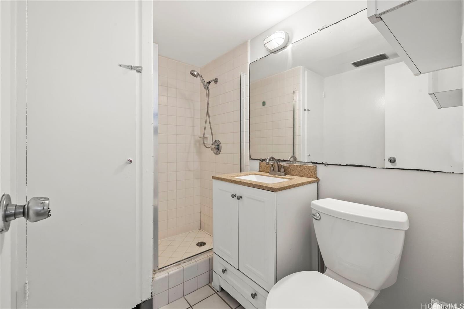 Ala Wai Townhouse condo # 604, Honolulu, Hawaii - photo 11 of 23