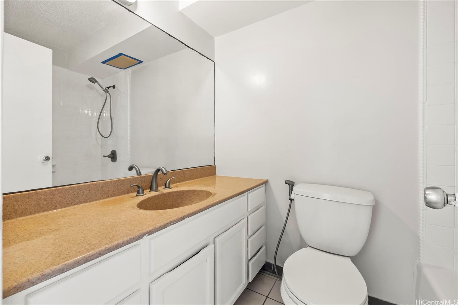 Ala Wai Townhouse condo # 604, Honolulu, Hawaii - photo 13 of 23