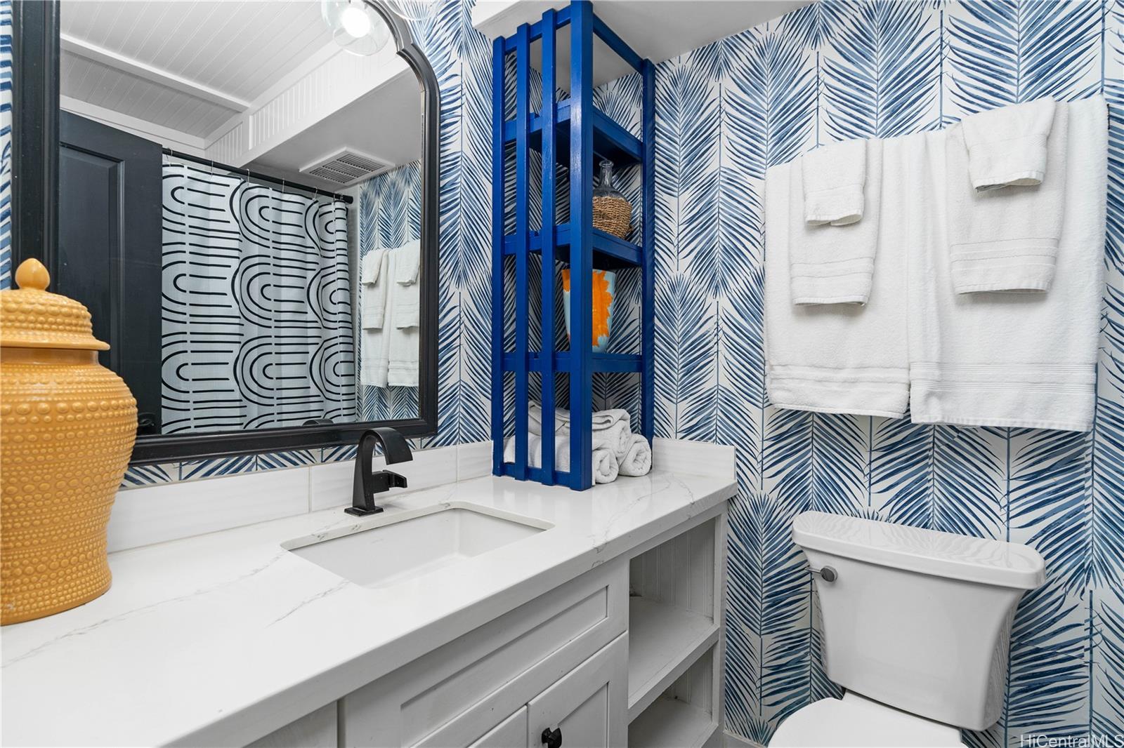 Ala Wai Townhouse condo # 902, Honolulu, Hawaii - photo 15 of 16