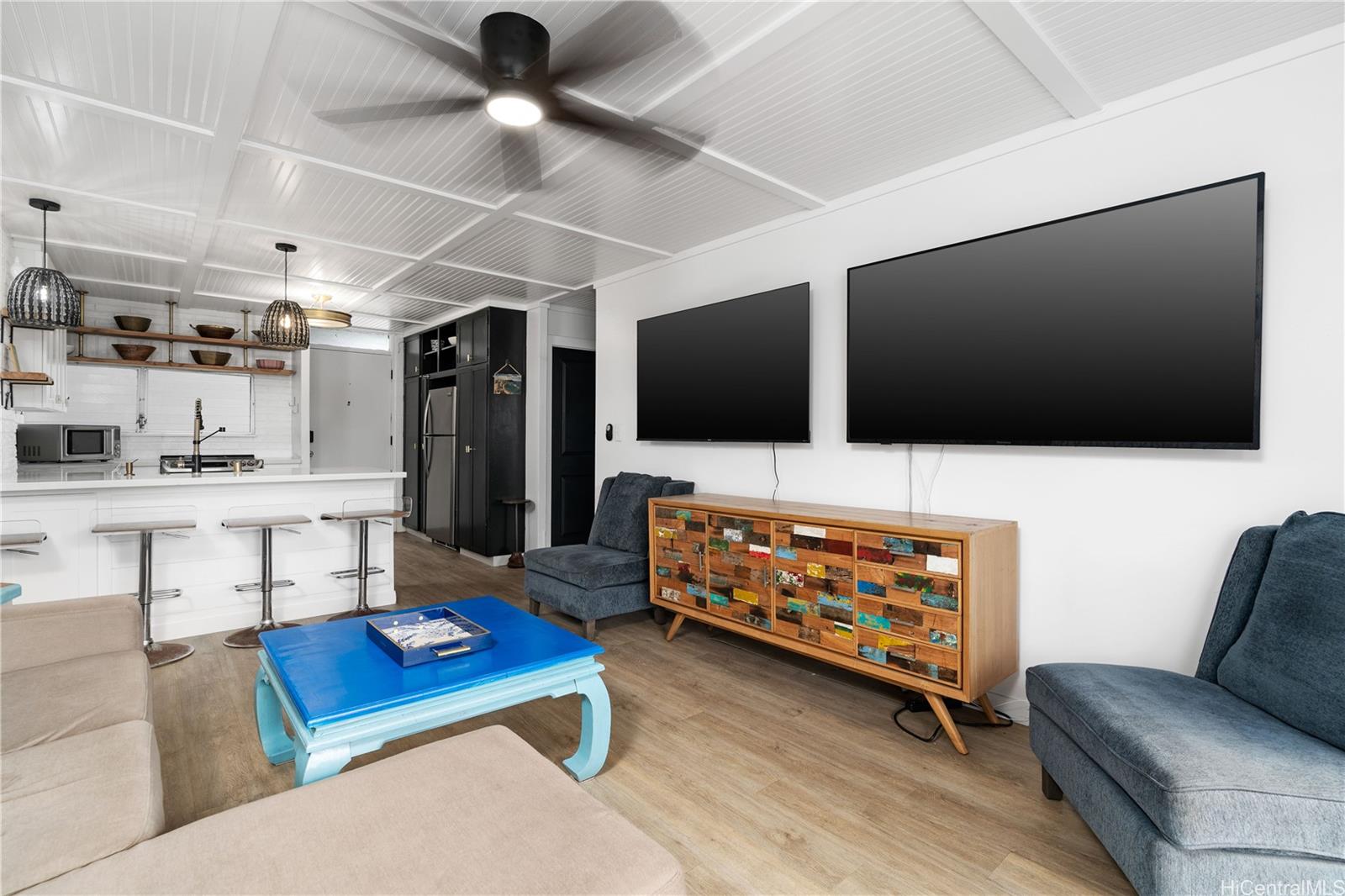 Ala Wai Townhouse condo # 902, Honolulu, Hawaii - photo 6 of 16