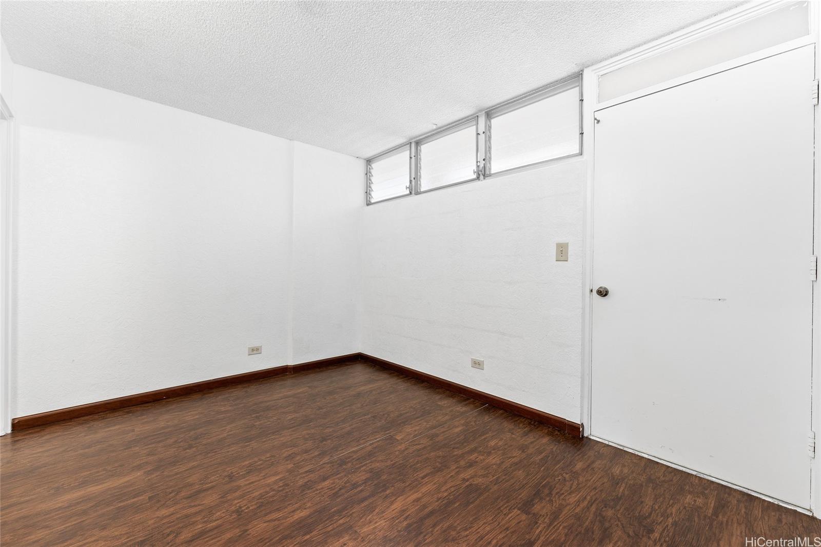 2421 Ala Wai Blvd Honolulu - Rental - photo 12 of 20