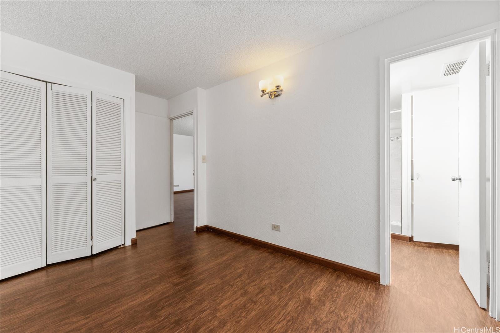 2421 Ala Wai Blvd Honolulu - Rental - photo 13 of 20