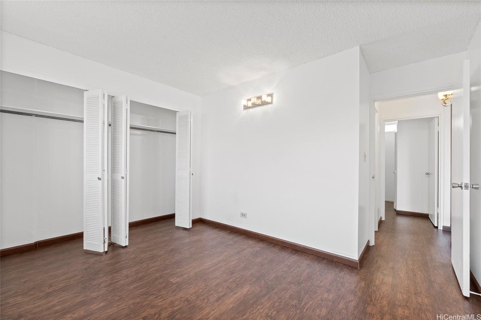 2421 Ala Wai Blvd Honolulu - Rental - photo 17 of 20