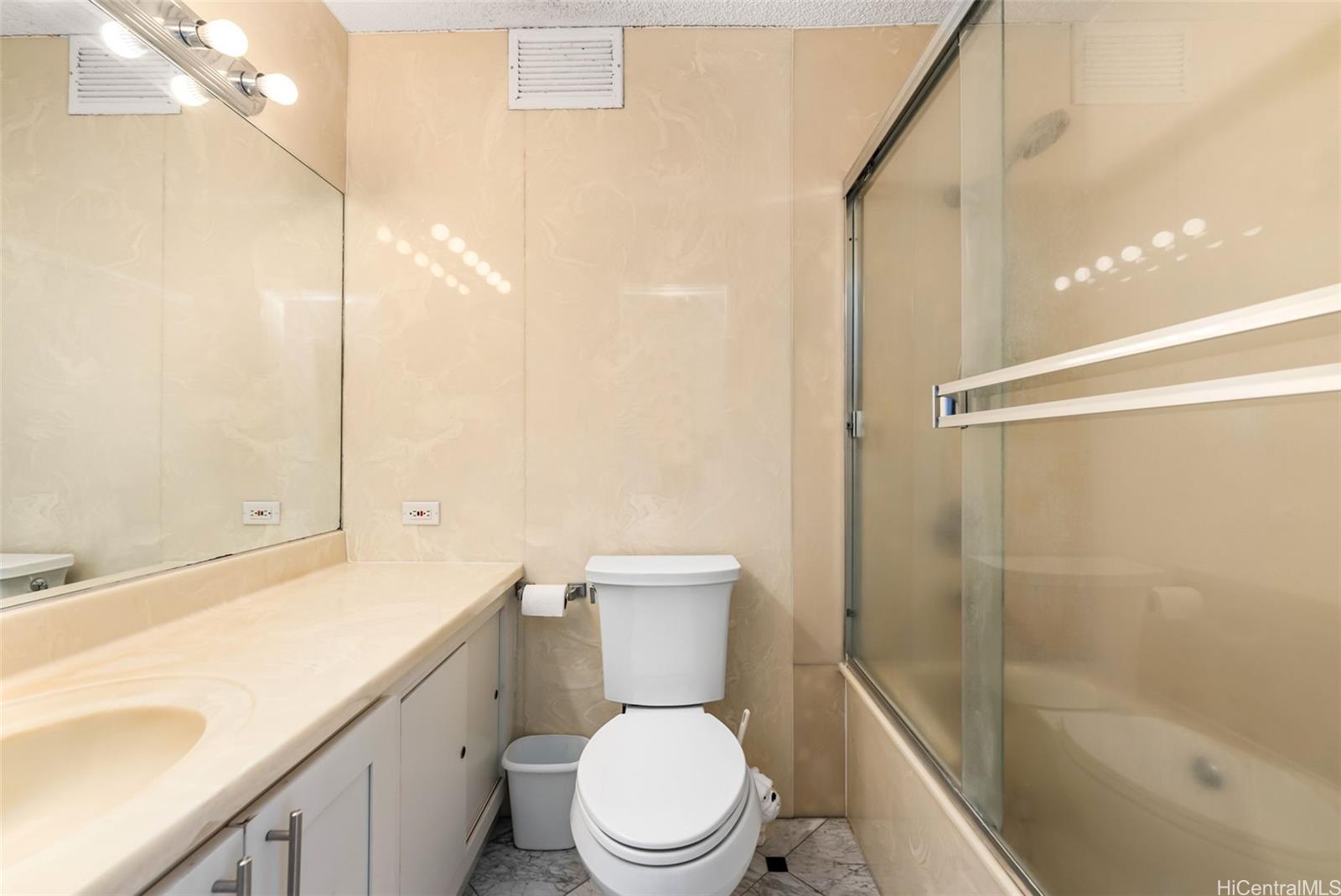 Ala Wai Townhouse condo # PH1, Honolulu, Hawaii - photo 13 of 25