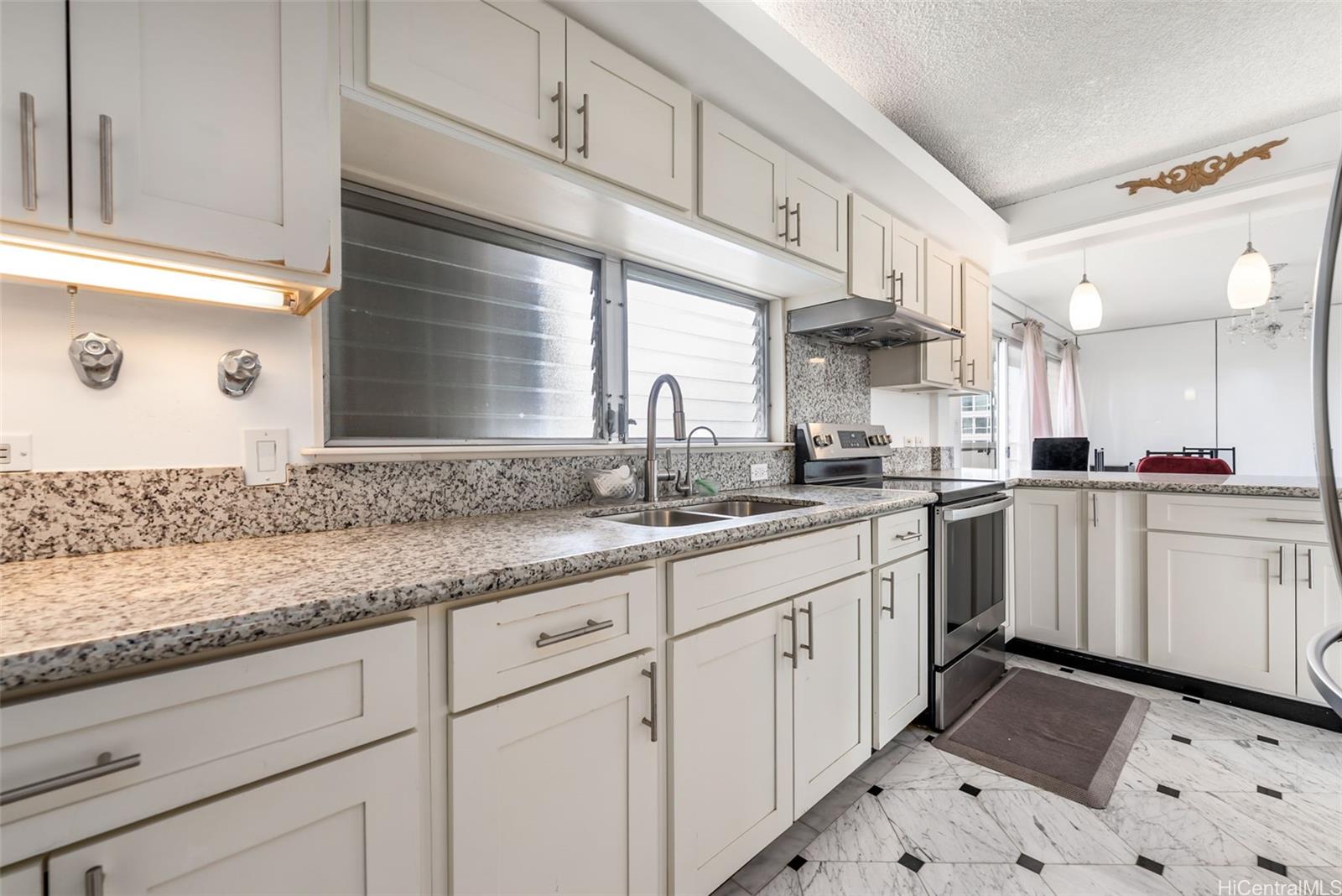 Ala Wai Townhouse condo # PH1, Honolulu, Hawaii - photo 20 of 25