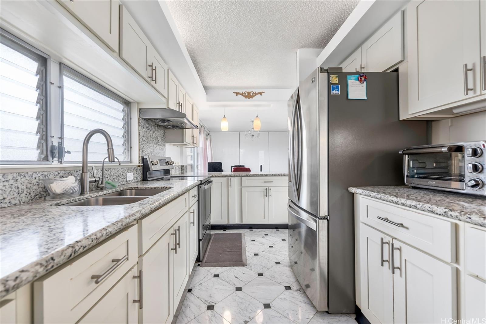 Ala Wai Townhouse condo # PH1, Honolulu, Hawaii - photo 21 of 25