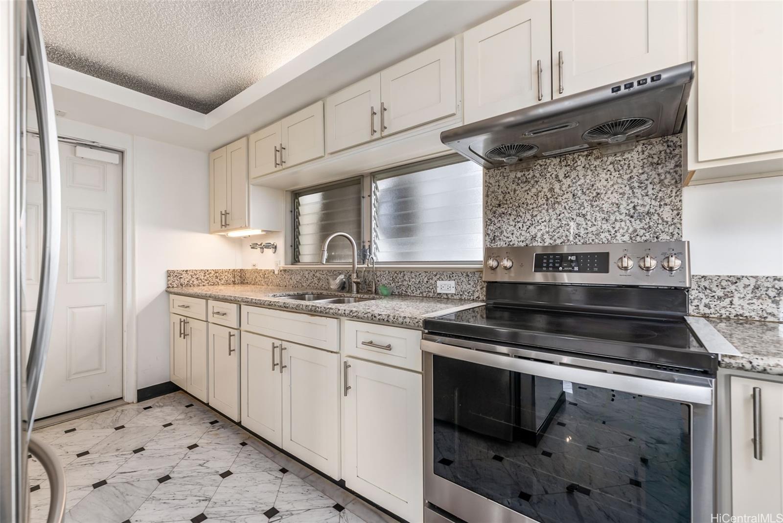 Ala Wai Townhouse condo # PH1, Honolulu, Hawaii - photo 22 of 25