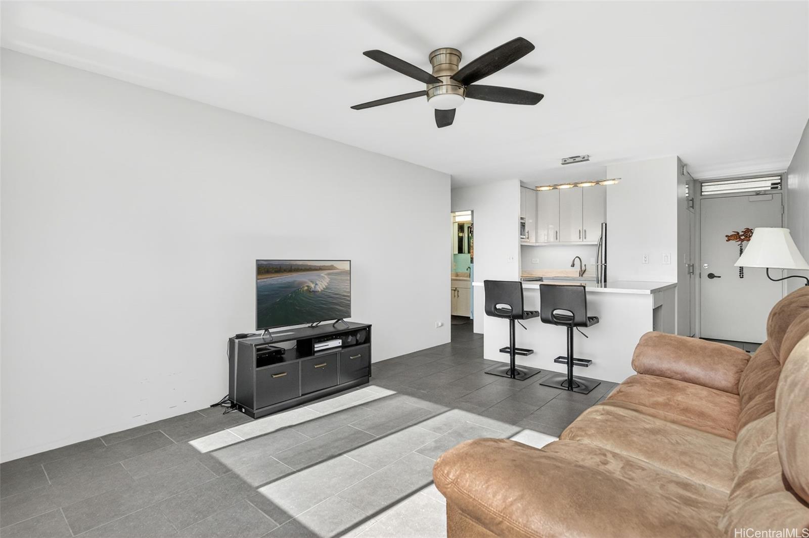 Ala Wai Townhouse condo # PH2, Honolulu, Hawaii - photo 3 of 25