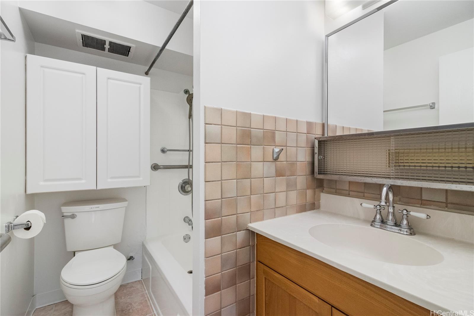 Waikiki Townhouse condo # 1103, Honolulu, Hawaii - photo 10 of 16