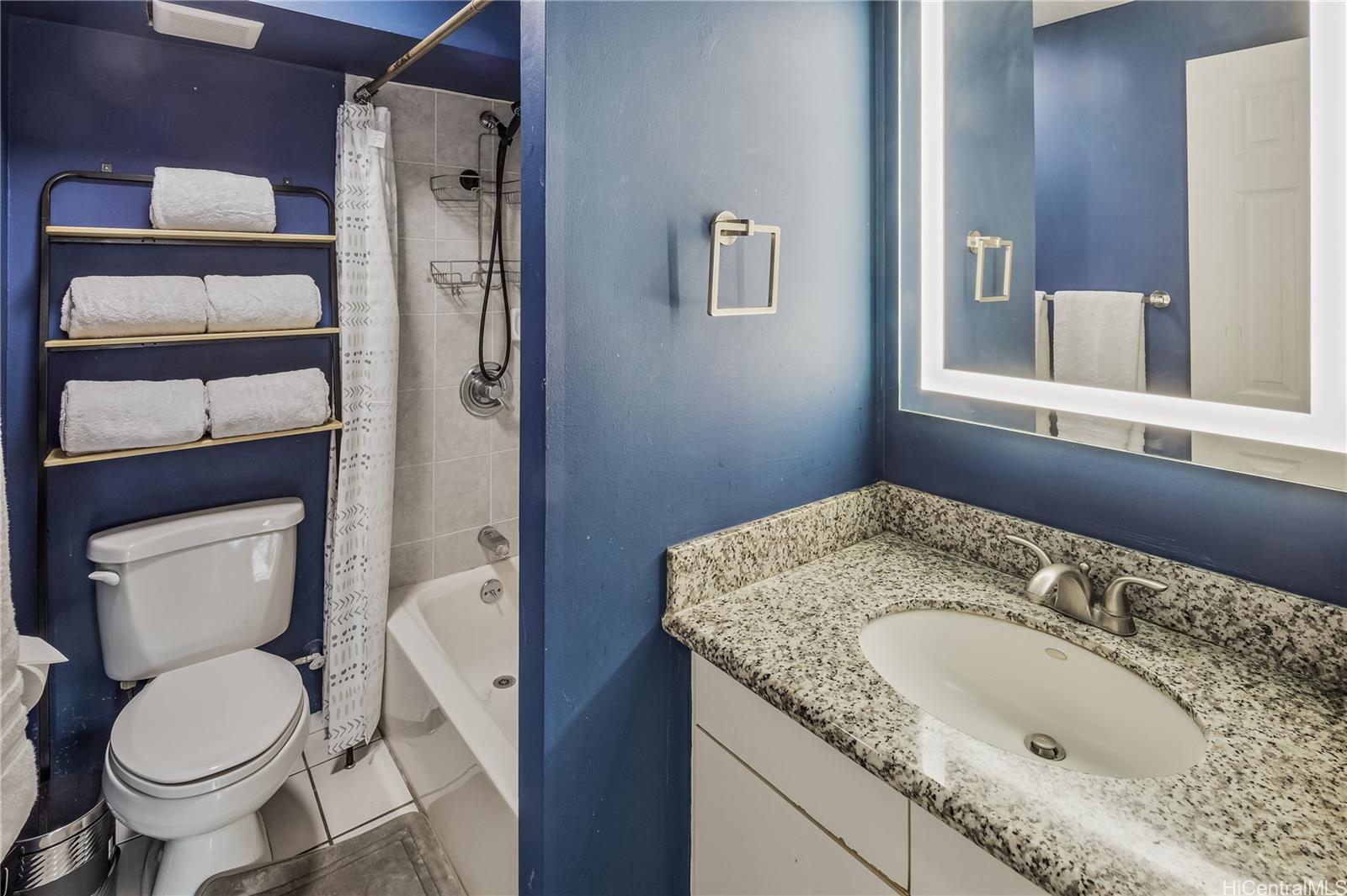 Waikiki Townhouse condo # 1501, Honolulu, Hawaii - photo 9 of 14