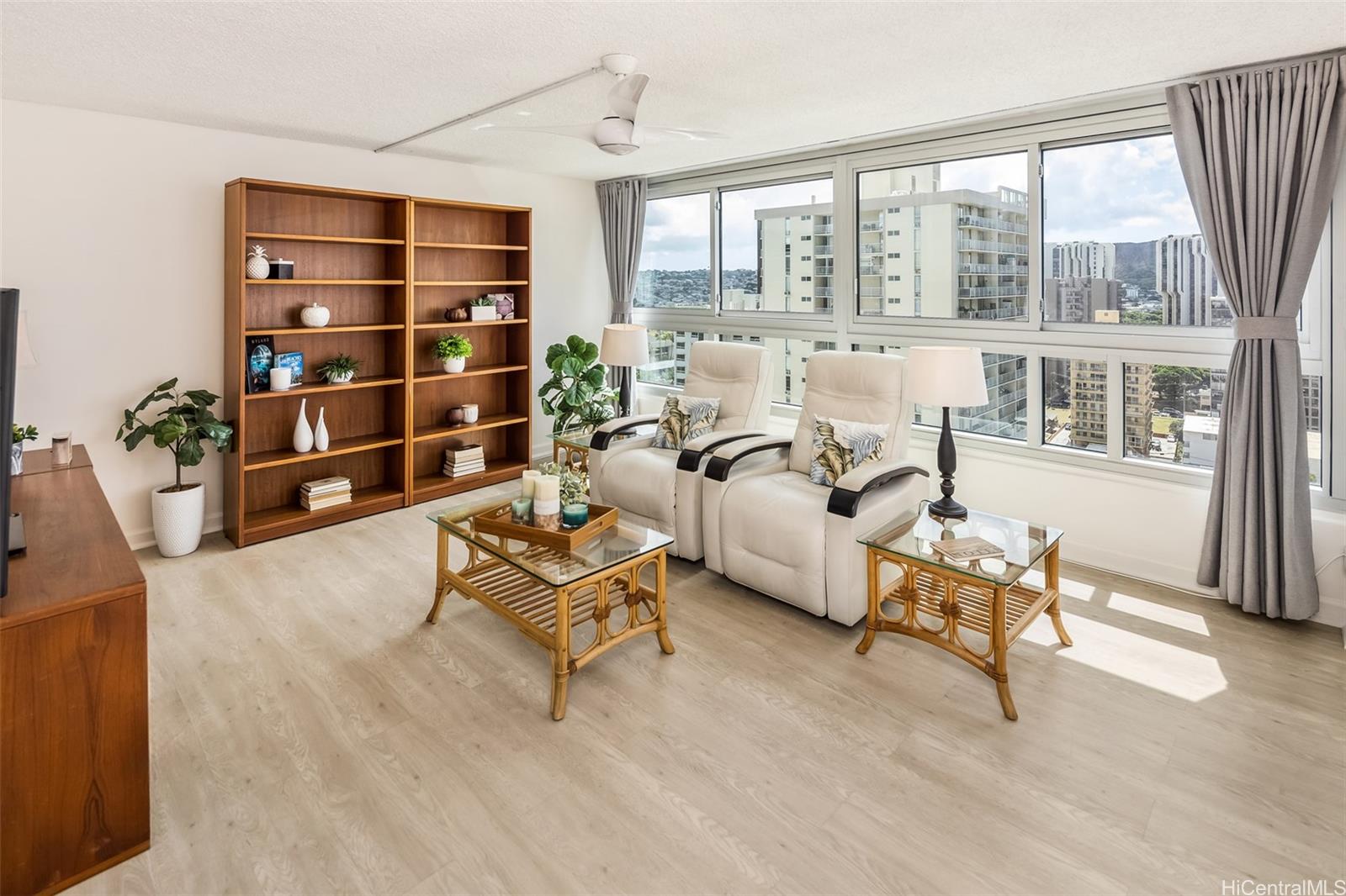 Waikiki Townhouse condo # 1804, Honolulu, Hawaii - photo 2 of 19