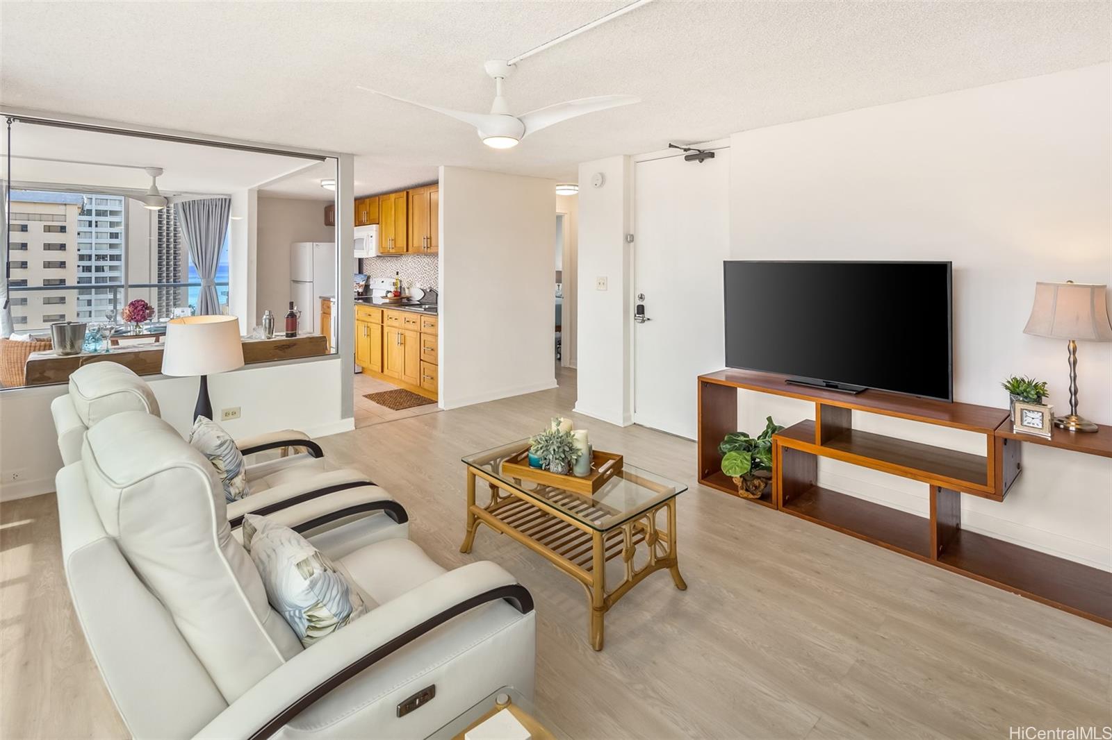 Waikiki Townhouse condo # 1804, Honolulu, Hawaii - photo 4 of 19