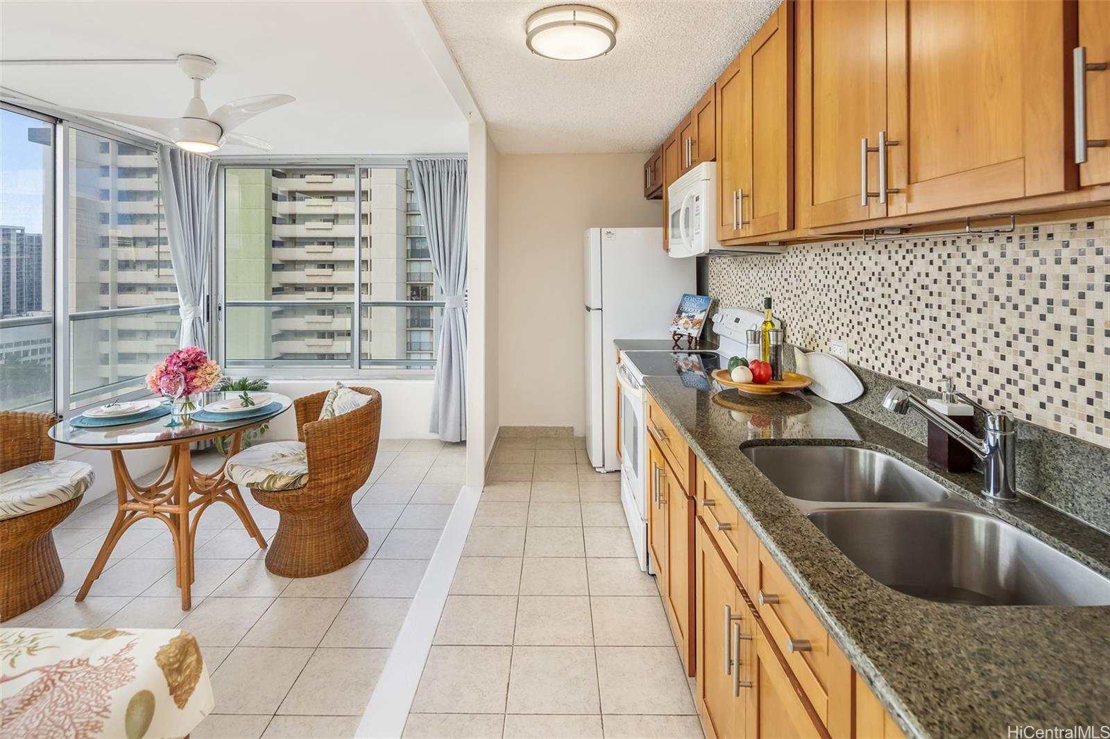 Waikiki Townhouse condo # 1804, Honolulu, Hawaii - photo 5 of 19