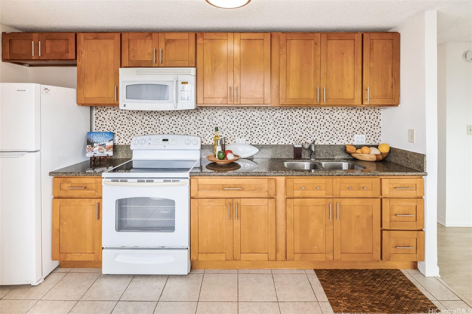 Waikiki Townhouse condo # 1804, Honolulu, Hawaii - photo 7 of 19