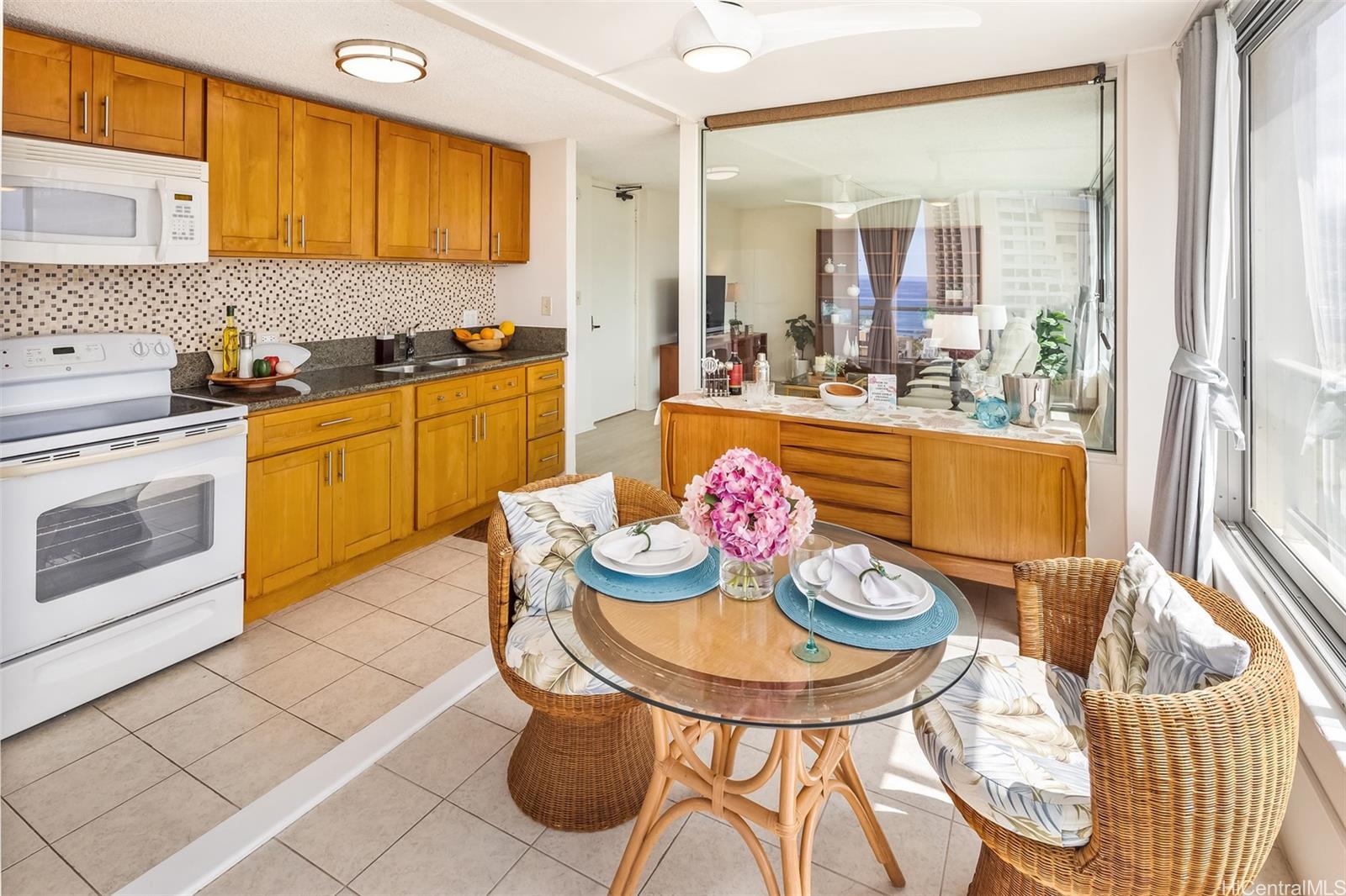 Waikiki Townhouse condo # 1804, Honolulu, Hawaii - photo 10 of 19