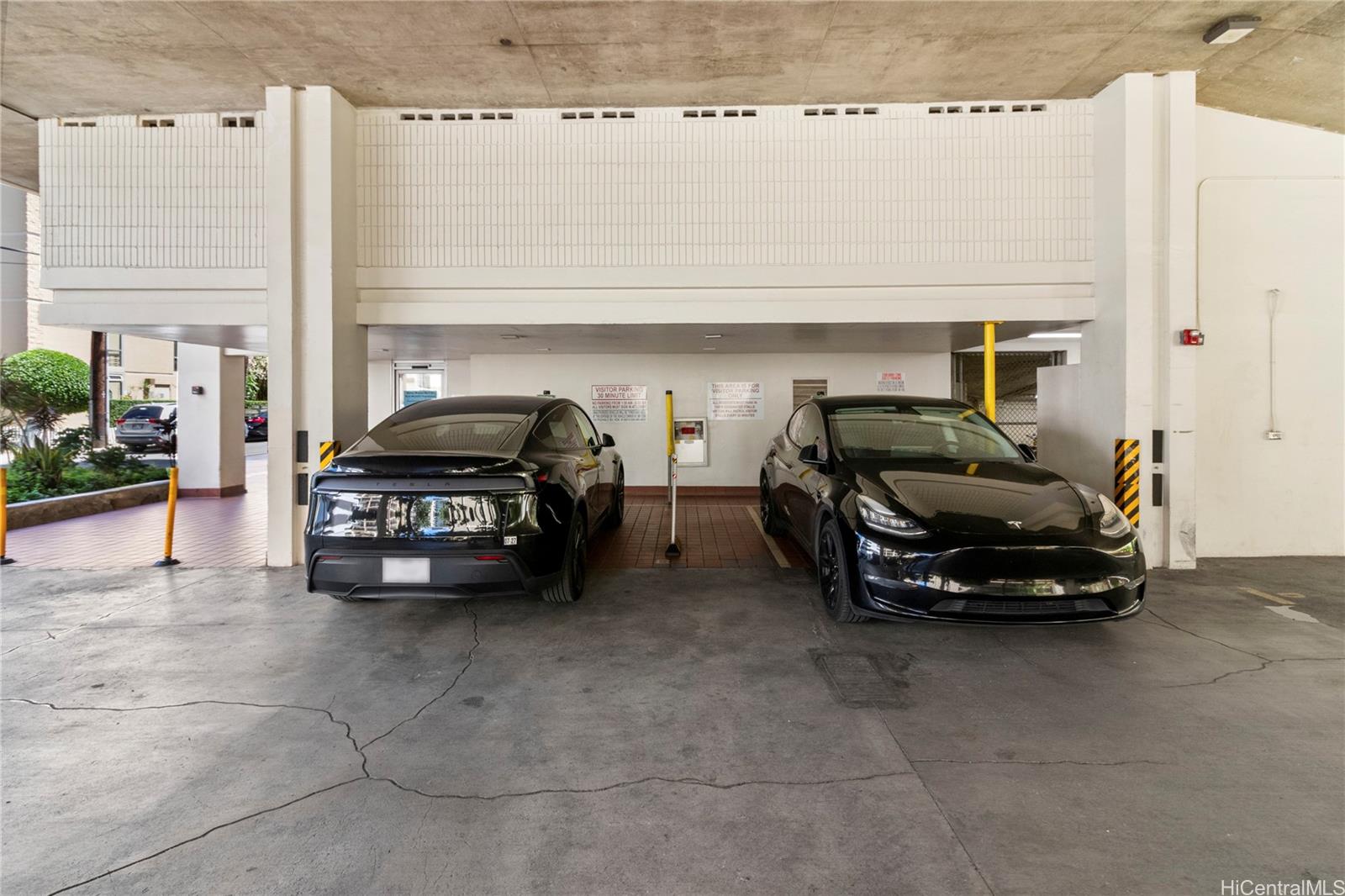Waikiki Townhouse condo # 1902, Honolulu, Hawaii - photo 16 of 20