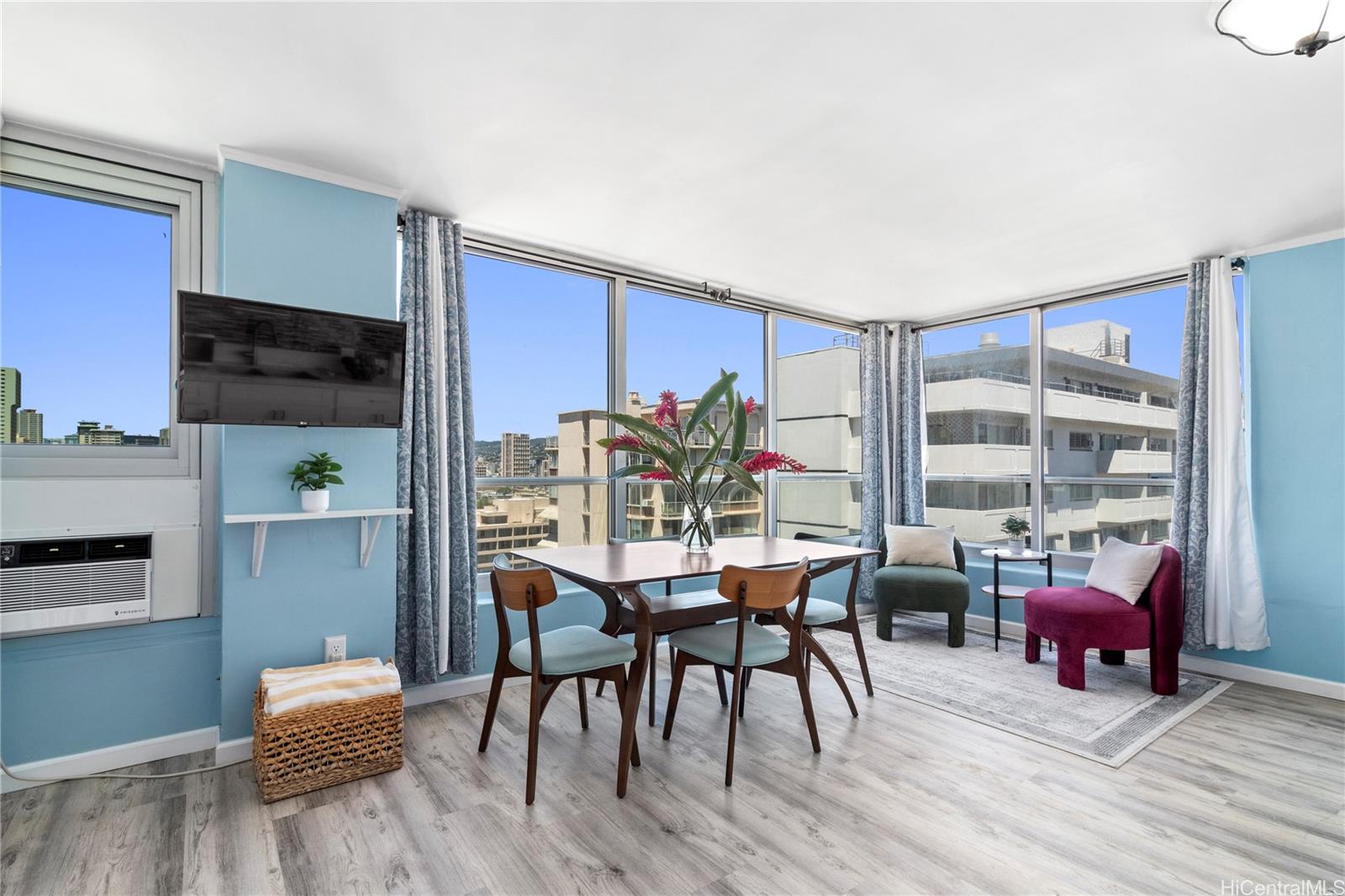 Waikiki Townhouse condo # 1902, Honolulu, Hawaii - photo 3 of 20