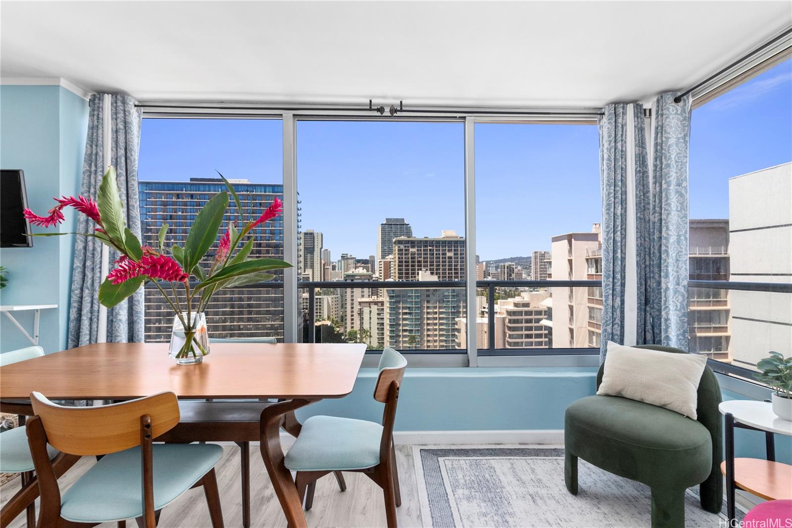 Waikiki Townhouse condo # 1902, Honolulu, Hawaii - photo 4 of 20