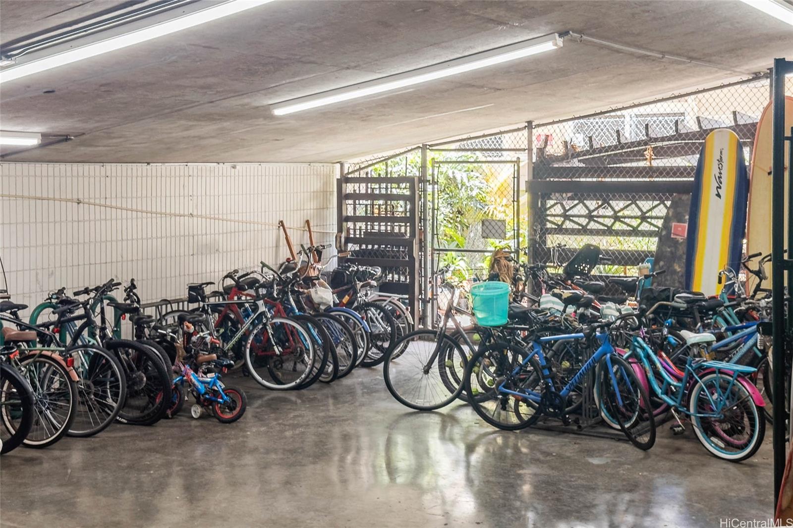 Waikiki Townhouse condo # 2204, Honolulu, Hawaii - photo 19 of 22