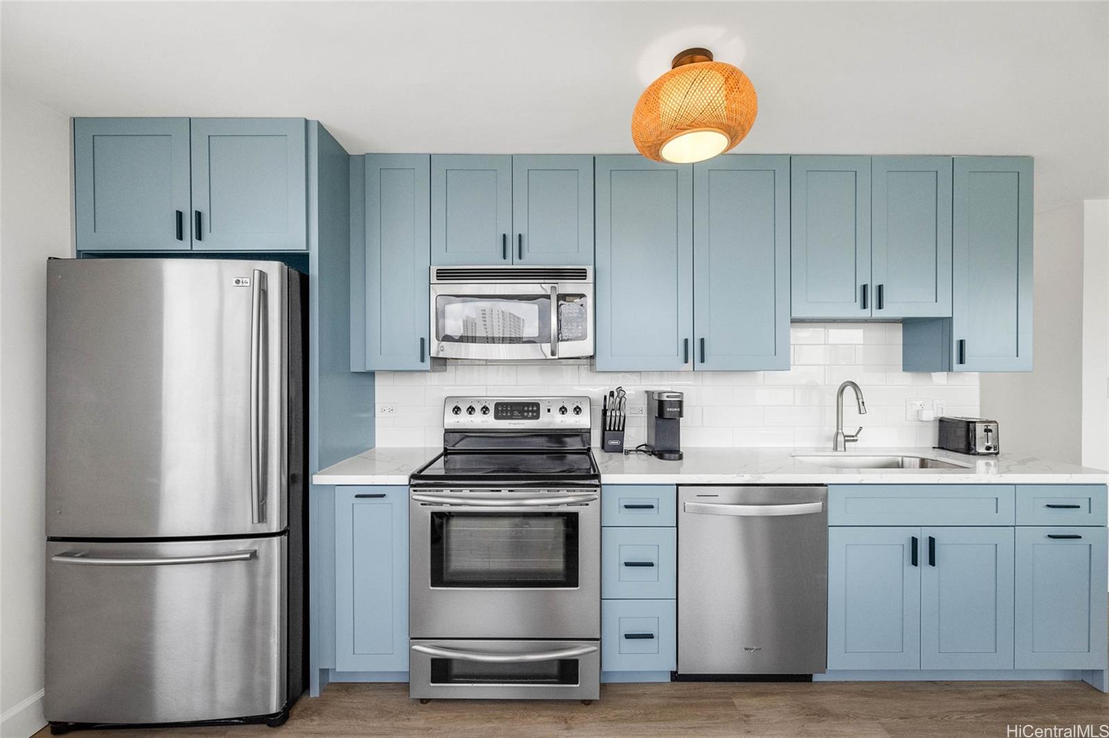 Waikiki Townhouse condo # 2204, Honolulu, Hawaii - photo 6 of 22