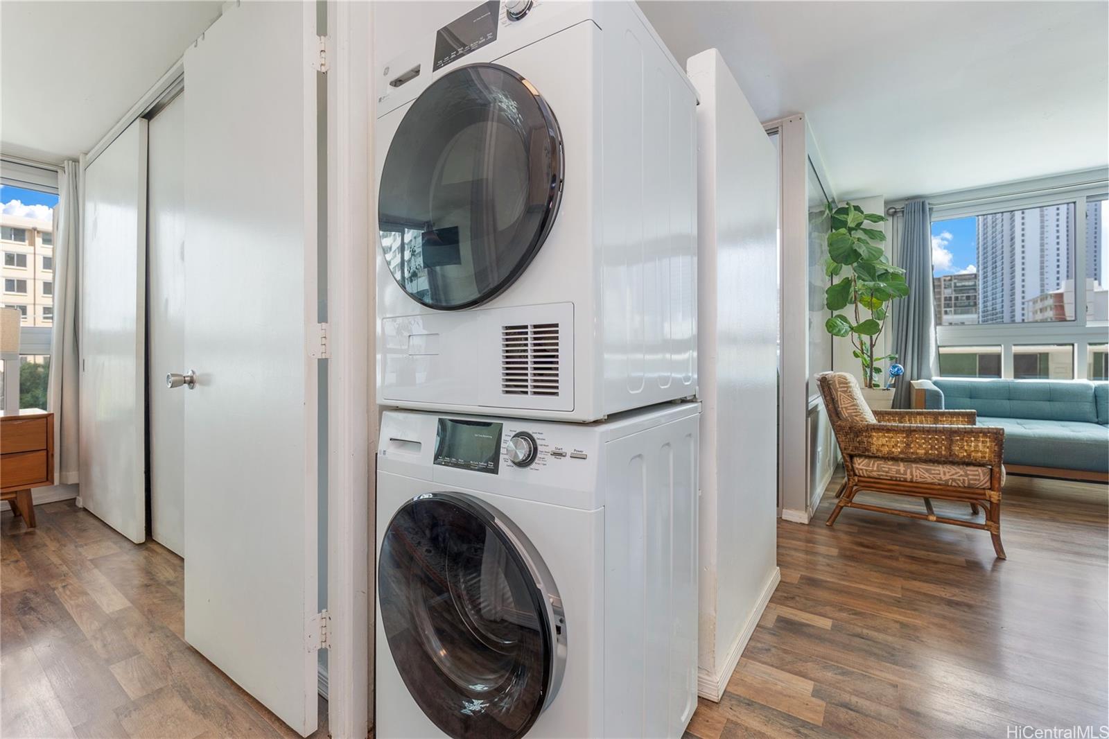 Waikiki Townhouse condo # 401, Honolulu, Hawaii - photo 11 of 17