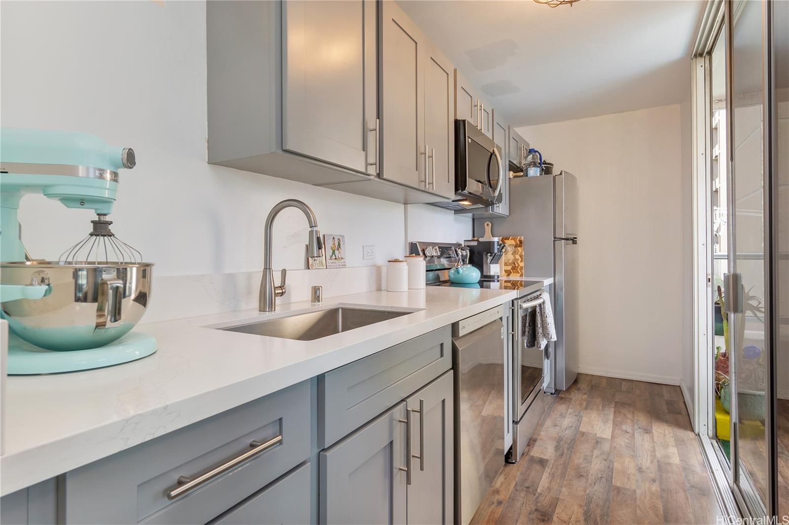 Waikiki Townhouse condo # 401, Honolulu, Hawaii - photo 6 of 17