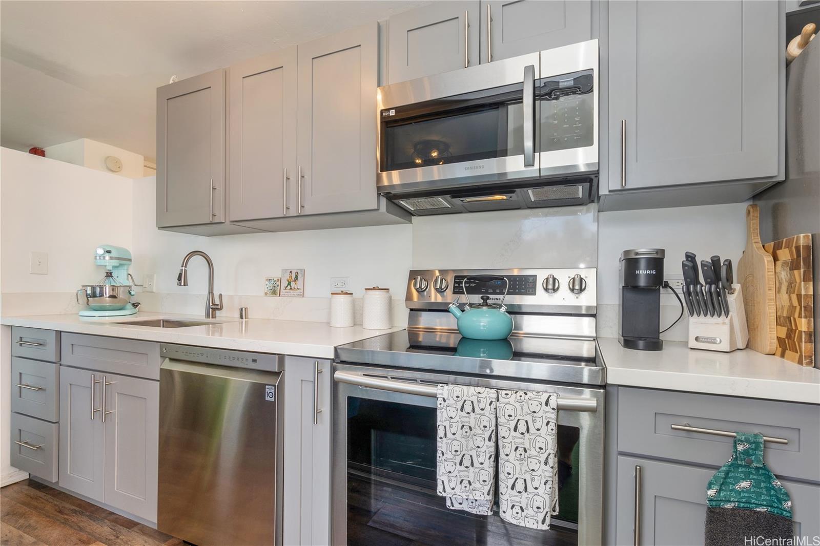 Waikiki Townhouse condo # 401, Honolulu, Hawaii - photo 7 of 17