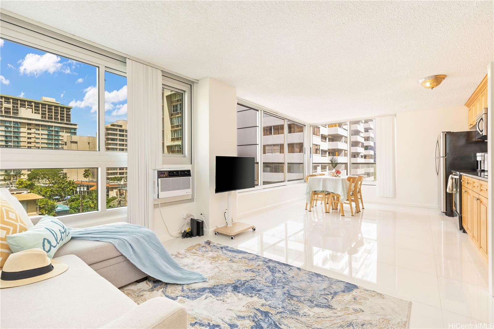 Waikiki Townhouse condo # 602, Honolulu, Hawaii - photo 2 of 25