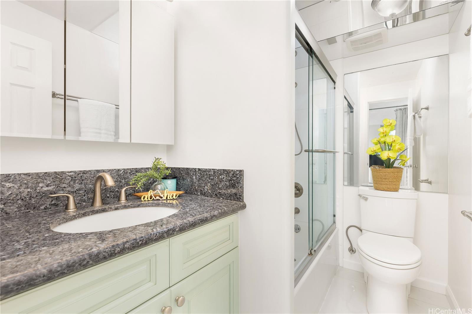 Waikiki Townhouse condo # 602, Honolulu, Hawaii - photo 15 of 25