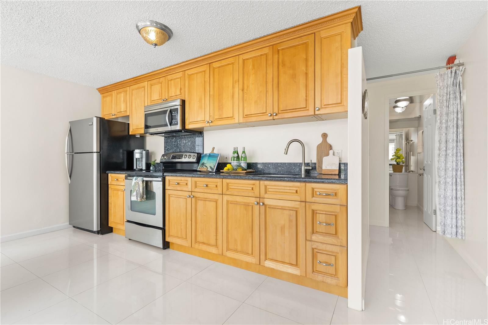 Waikiki Townhouse condo # 602, Honolulu, Hawaii - photo 8 of 25