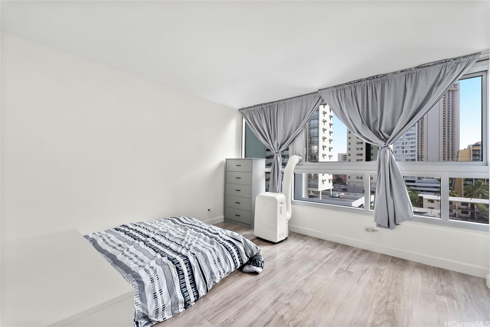 Waikiki Townhouse condo # 803, Honolulu, Hawaii - photo 11 of 16