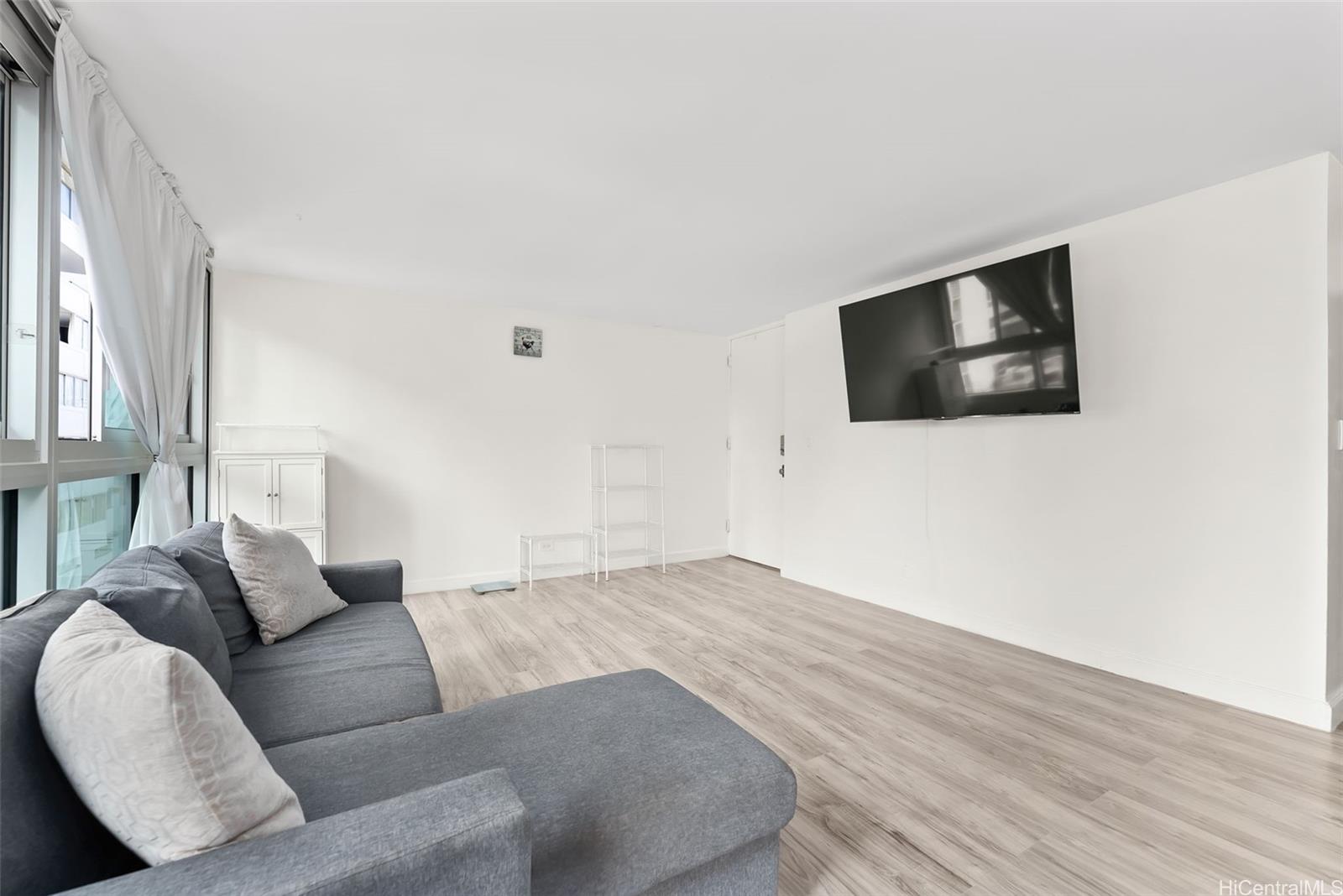 Waikiki Townhouse condo # 803, Honolulu, Hawaii - photo 3 of 16