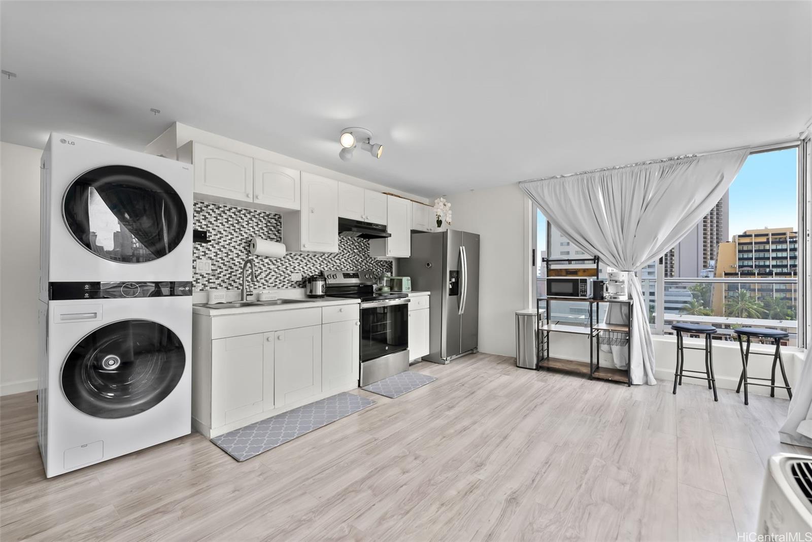 Waikiki Townhouse condo # 803, Honolulu, Hawaii - photo 5 of 16