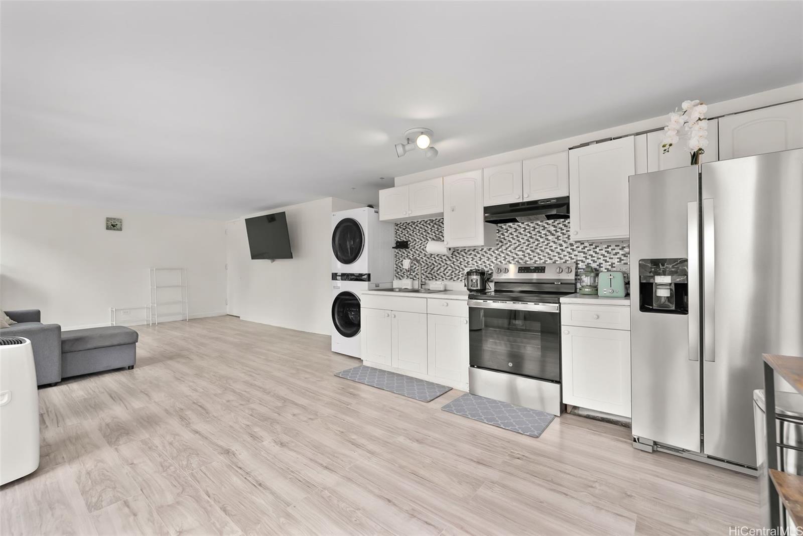 Waikiki Townhouse condo # 803, Honolulu, Hawaii - photo 7 of 16