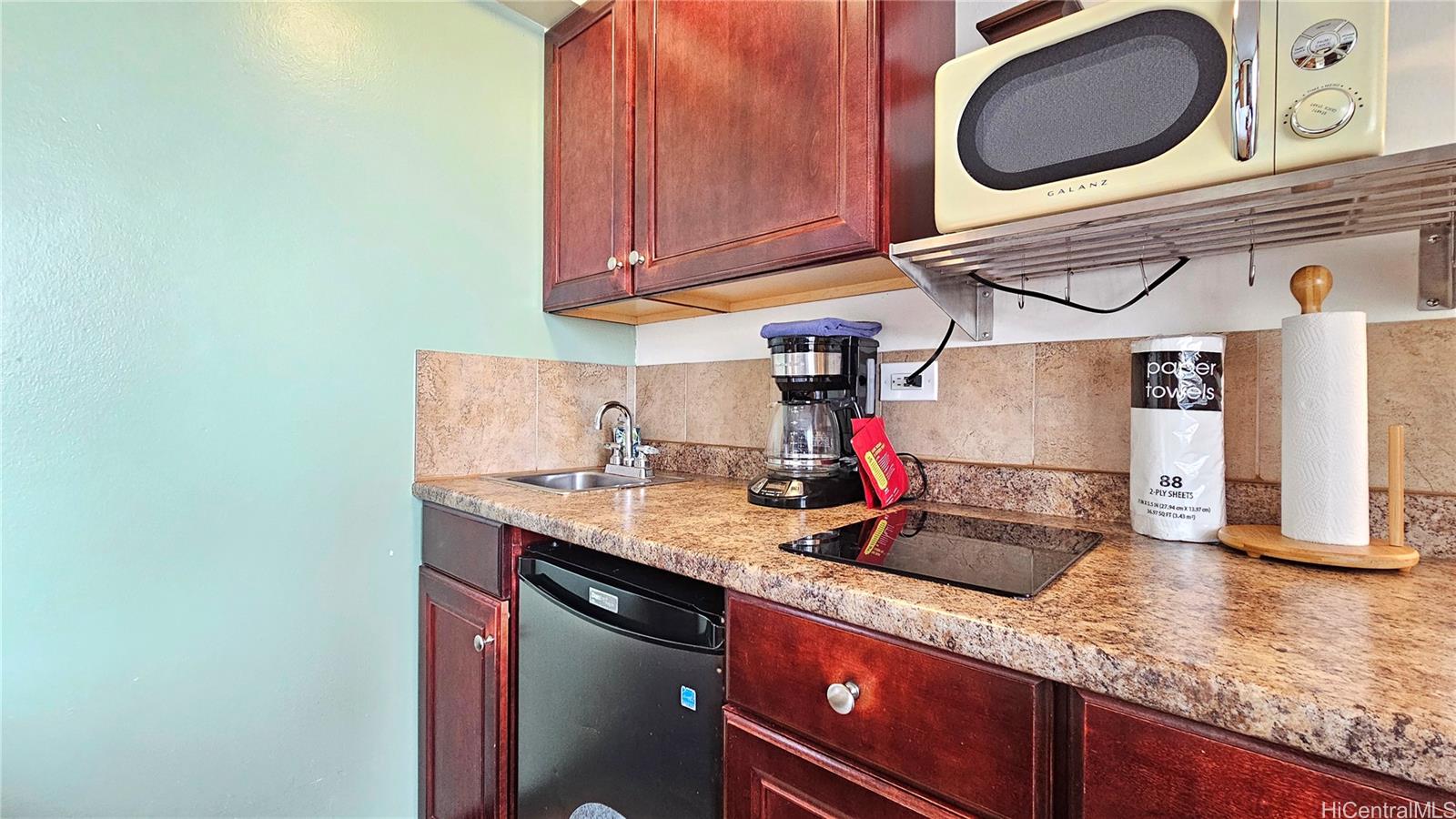 Bamboo condo # 1001, Honolulu, Hawaii - photo 12 of 25