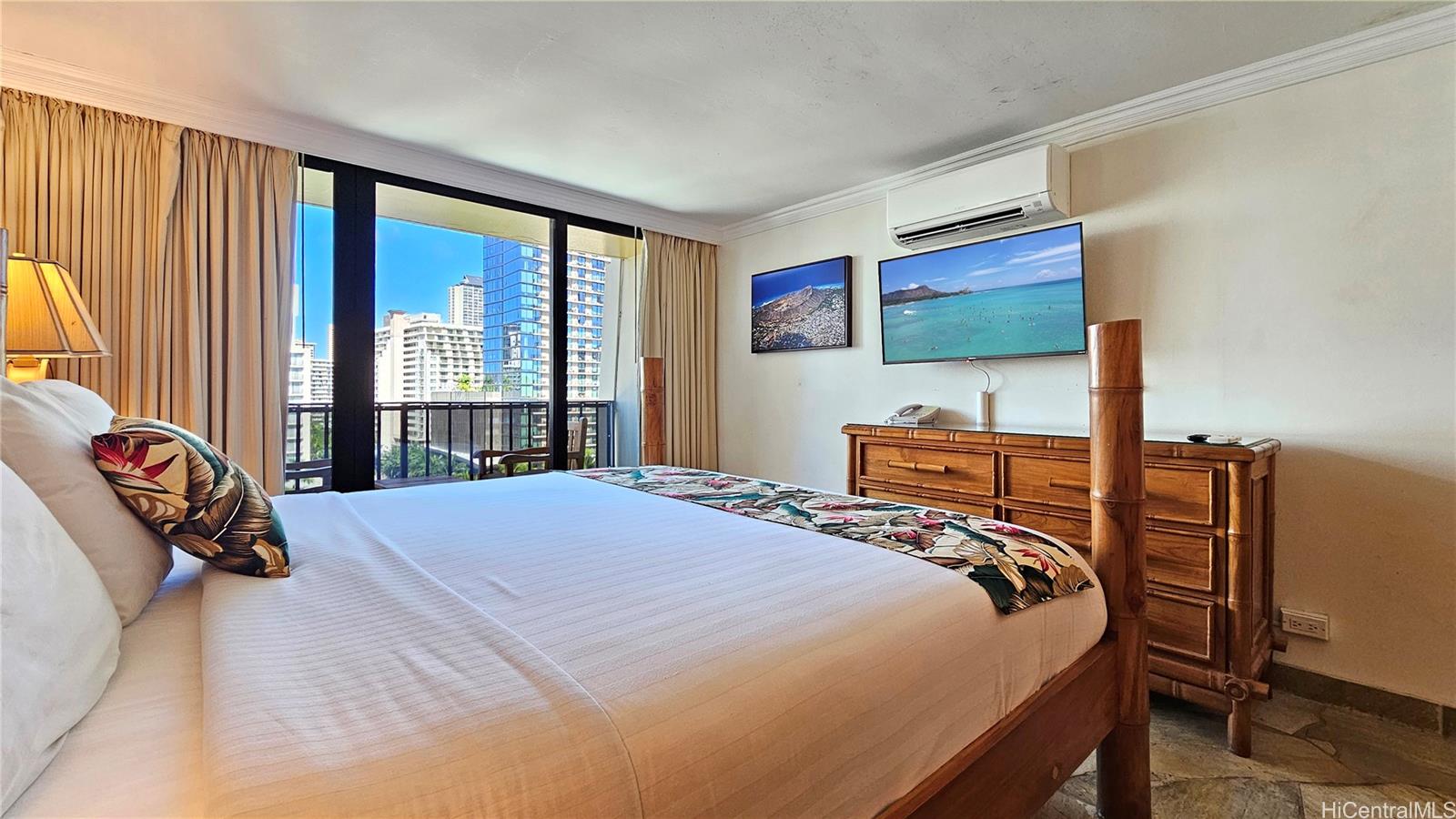 Bamboo condo # 1104, Honolulu, Hawaii - photo 7 of 22