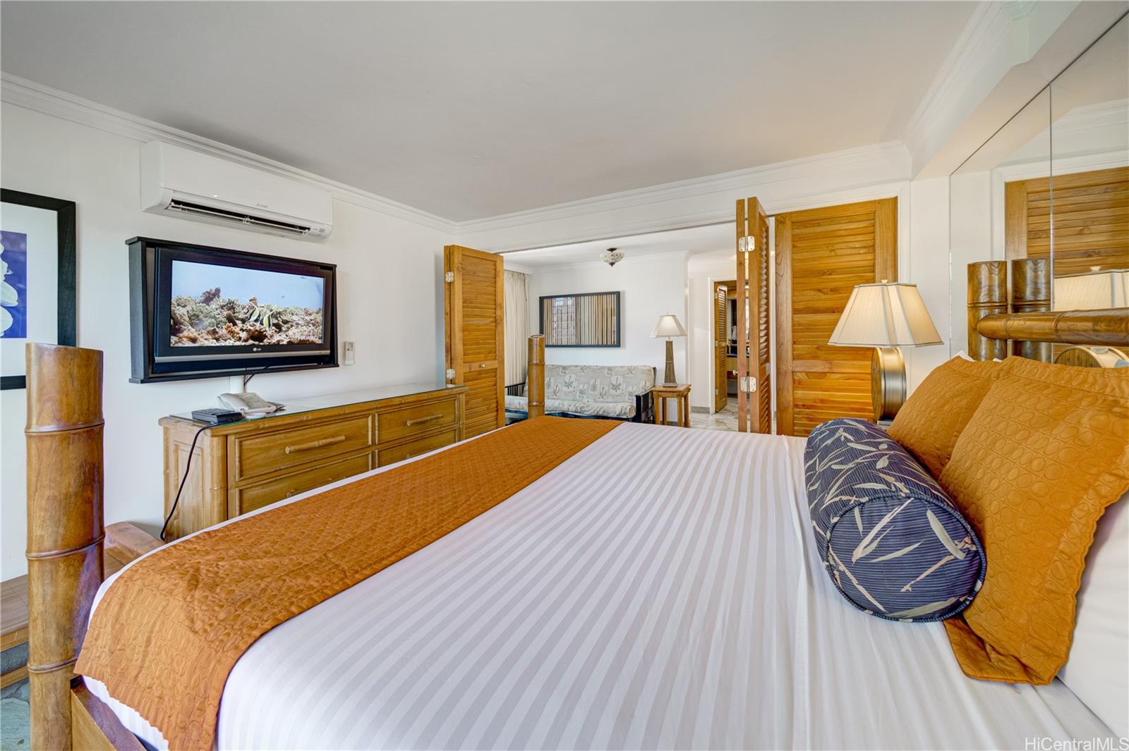 Bamboo condo # 1204, Honolulu, Hawaii - photo 4 of 17