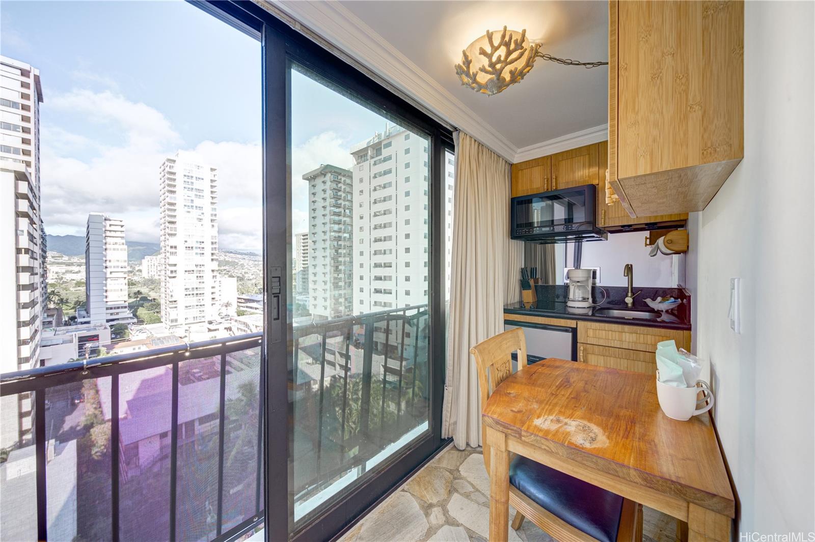 Bamboo condo # 1204, Honolulu, Hawaii - photo 9 of 17