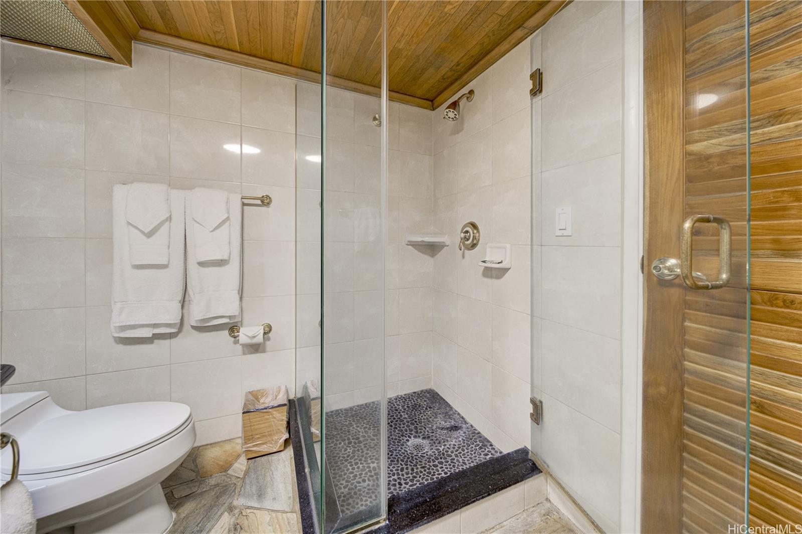 Bamboo condo # 1204, Honolulu, Hawaii - photo 10 of 17