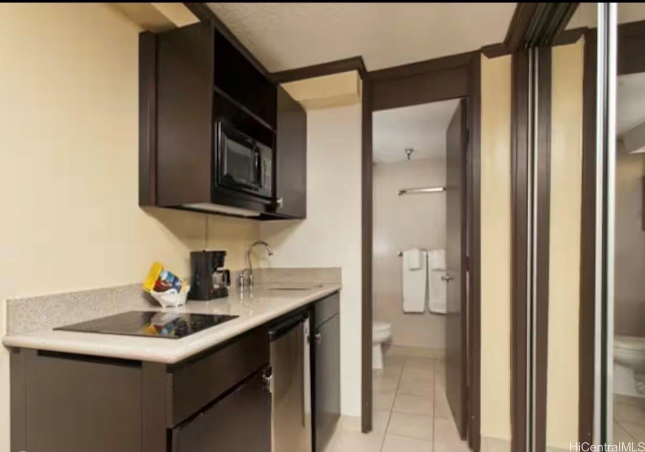 Bamboo condo # 206, Honolulu, Hawaii - photo 5 of 9