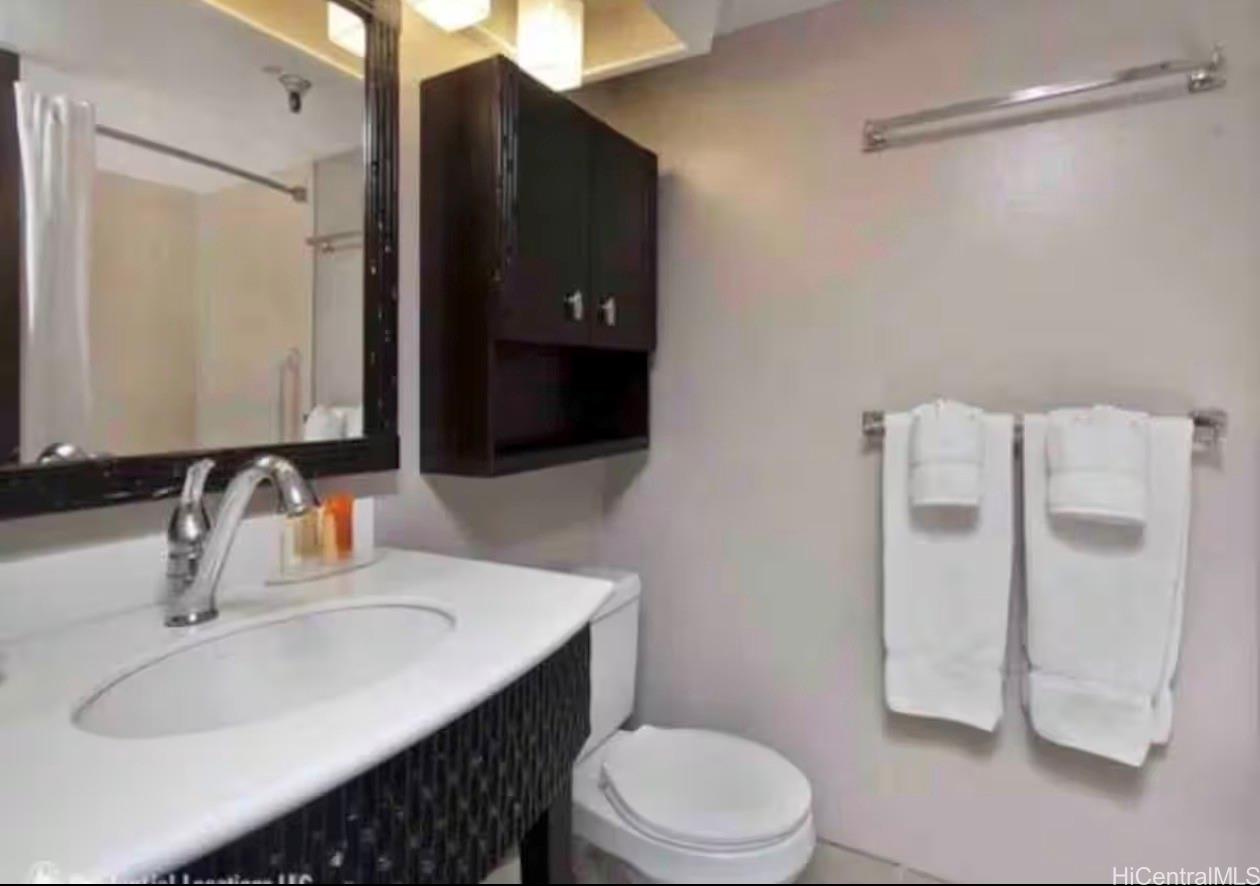 Bamboo condo # 206, Honolulu, Hawaii - photo 6 of 9