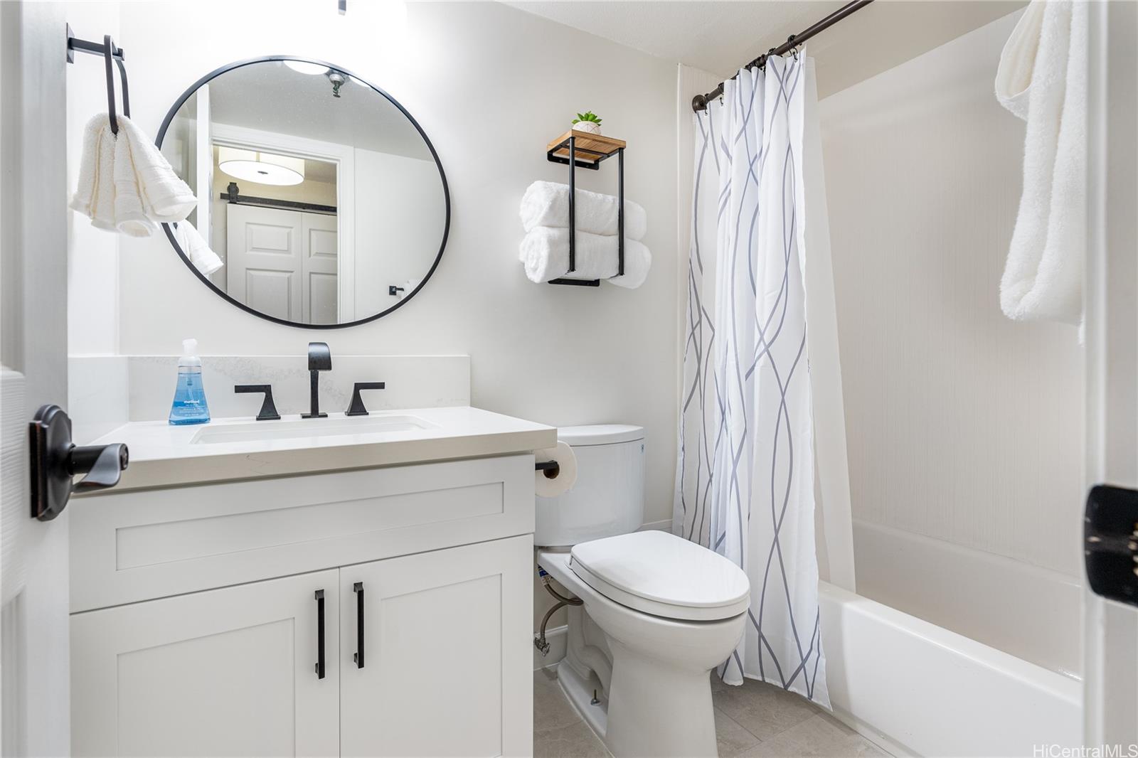 Bamboo condo # 309, Honolulu, Hawaii - photo 3 of 19