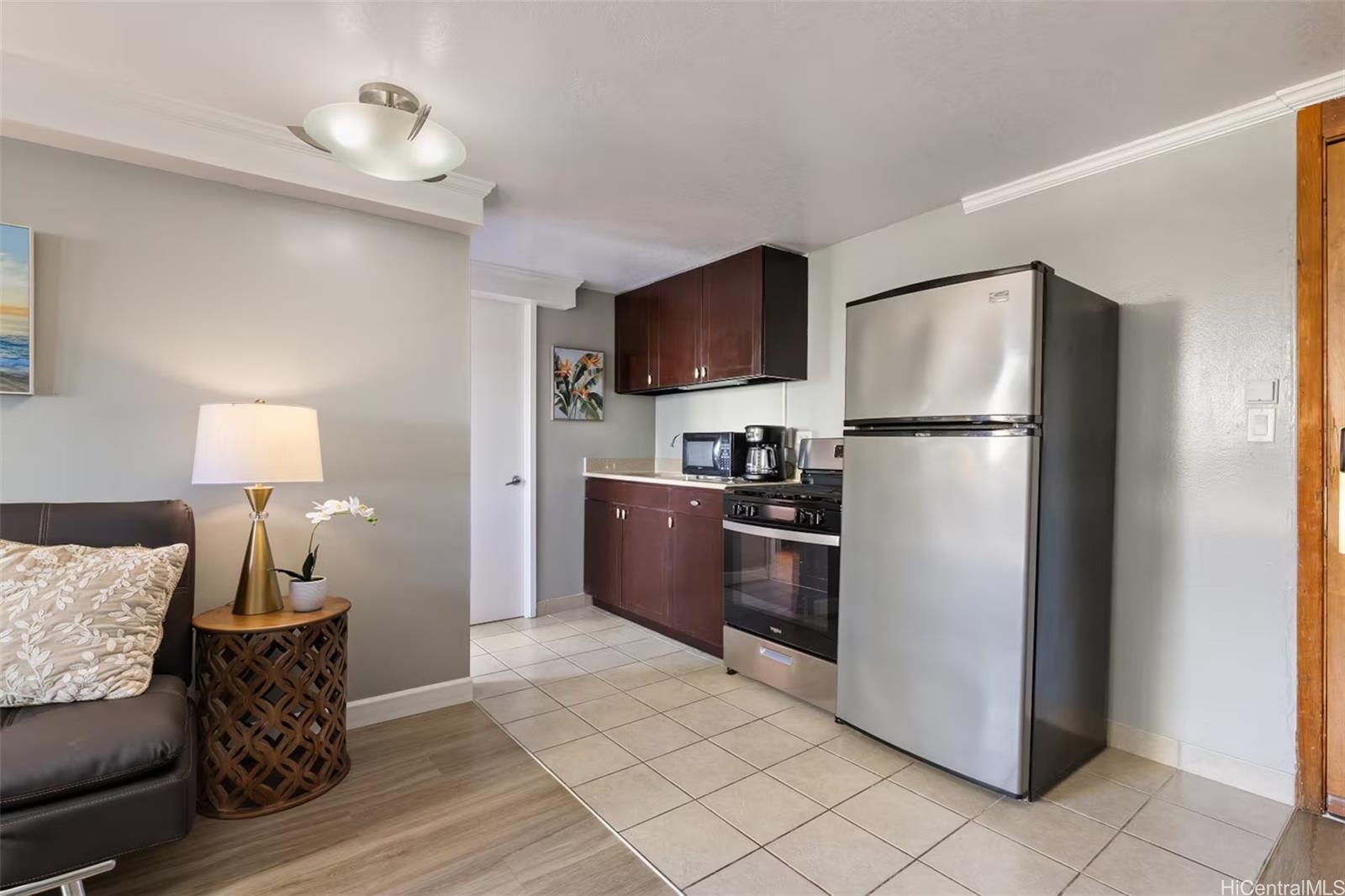 Bamboo condo # 404, Honolulu, Hawaii - photo 14 of 25