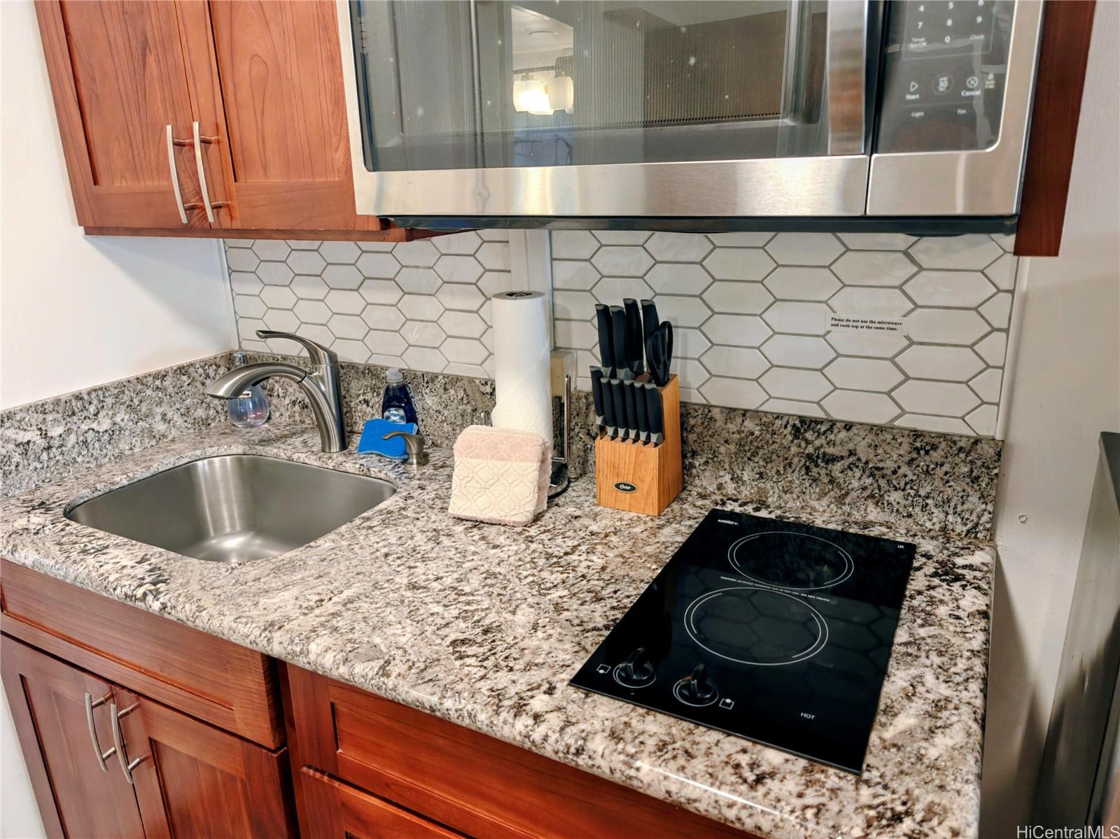 Bamboo condo # 405, Honolulu, Hawaii - photo 3 of 21