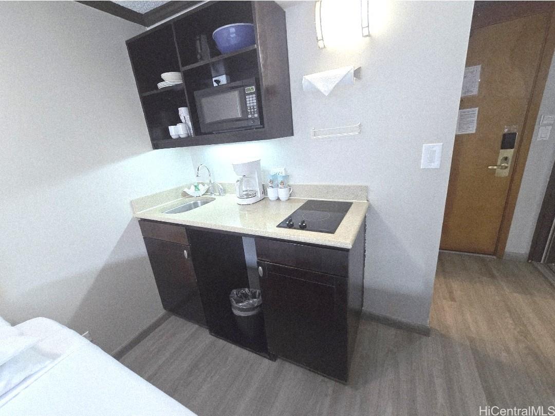 Bamboo condo # 503, Honolulu, Hawaii - photo 3 of 16