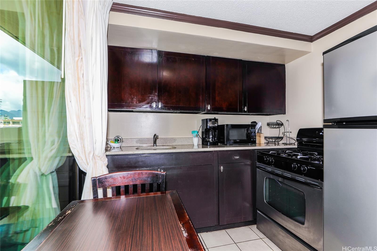 Bamboo condo # 510, Honolulu, Hawaii - photo 4 of 10