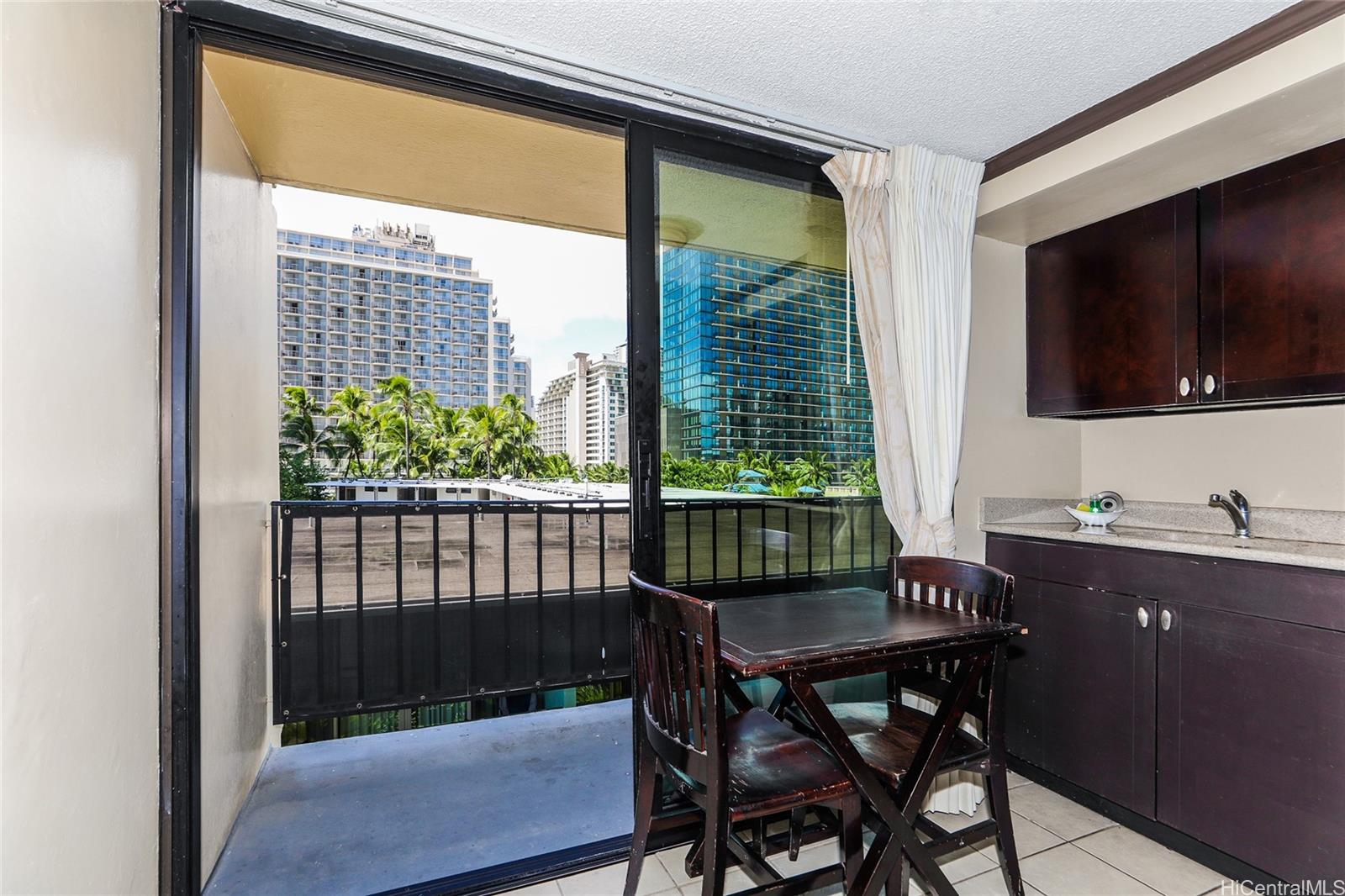 Bamboo condo # 510, Honolulu, Hawaii - photo 5 of 10